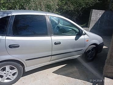 shevrale spark: Nissan Almera Tino: 2001 г., 1.8 л, Механика, Бензин, Хэтчбэк — 5