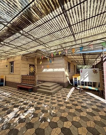 продаю бишкек: 🏡 Продаётся дом 📍 Ахунбаева / Муромская 📐 Участок 5.6 соток 📏 32,5 × — 2