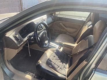 Honda Civic: 2003 г., 1.7 л, Автомат, Седан — 4