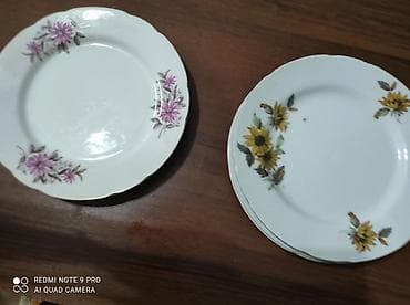 Тарелки сервировочные б/у Япония, 3шт с ромашками, 2 шт с розовым