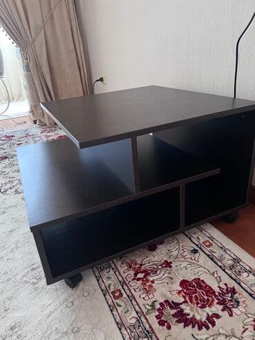 Журнальный столик В отличном состоянии без единой царапинки Ширина