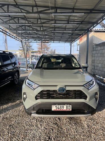 Toyota RAV4: 2021 г., 2.5 л, Автомат, Гибрид, Кроссовер