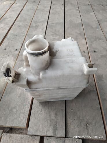 runx alex: Бачок Toyota Б/у, Оригинал — 1