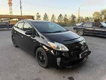 Toyota Prius: 2015 г., 1.8 л, Автомат, Гибрид, Хэтчбэк — 4
