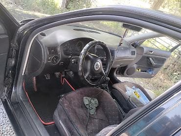 Продажа авто: Volkswagen Golf: 2003 г., 2.3 л, Механика, Газ, Хэтчбэк — 7