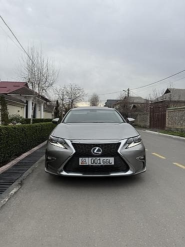 Lexus ES: 2017 г., 2.5 л, Вариатор, Гибрид, Седан