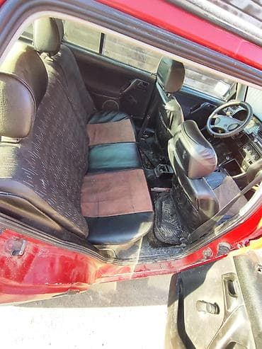 бир: Volkswagen Golf: 1997 г., 1.8 л, Кол менен иштөөчү, Бензин, Хетчбек — 2
