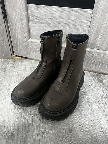 40: Ботинки, 40, Prada, Б/у, цвет - Коричневый — 1