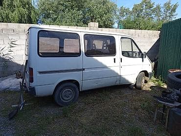 бус грузовик: Легкий грузовик, Ford, Стандарт, 3 т, Б/у — 1