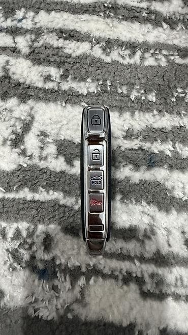 чемодан ключей: Ключ Kia 2019 г., Новый, Оригинал, Япония — 2