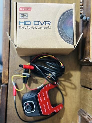 Совершенно новый, только что распакованный. В комплекте карта памяти