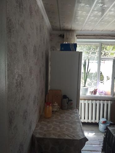 сдаю котедж: 1 комната, 35 м², 104 серия, 1 этаж, Косметический ремонт — 10