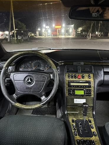 Продажа авто: Mercedes-Benz E-Class: 1997 г., 4.3 л, Автомат, Бензин, Седан — 3