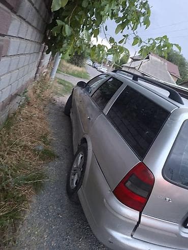 Opel Vectra: 1999 г., 1.8 л, Кол менен иштөөчү, Бензин, Универсал — 2
