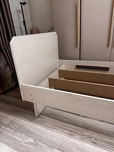 Эмерек: Бир кишилик керебет, Колдонулган, Сактоо кутусу менен, узуну - 190 см — 2