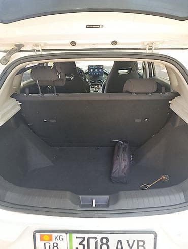 tesla model: BYD E2: 2024 г., Электромобиль, Хэтчбэк — 6