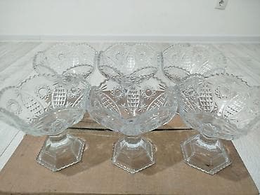 Посуда: Набор стеклянных креманок и салатников Состав: - 6 креманок на ножке — 3