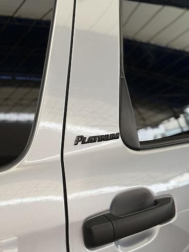 тайота из: Toyota Sequoia: 2010 г., 5.7 л, Автомат, Бензин, Внедорожник — 7