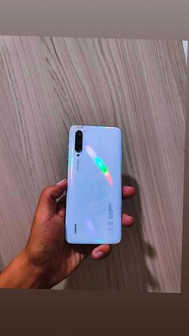 Xiaomi, Mi 9 Lite, Б/у, 64 ГБ, цвет - Белый, 1 SIM, 2 SIM