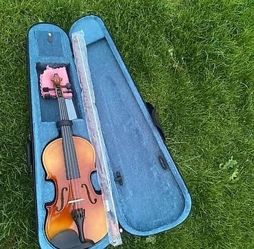 скрипка 44: Продаю Скрипку с комплектом аксессуаров в футляре. Покупала летом за — 1