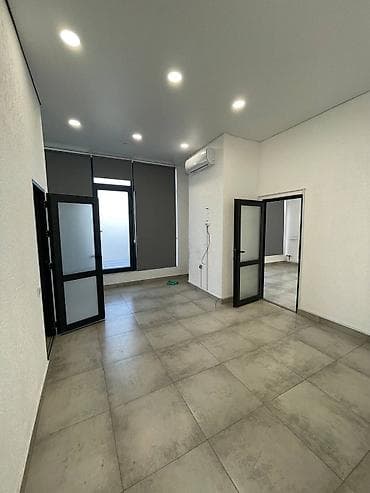 Аренда офисов, 120 м², В жилом комплексе, С видом на горы, 1 линия, С отдельным входом