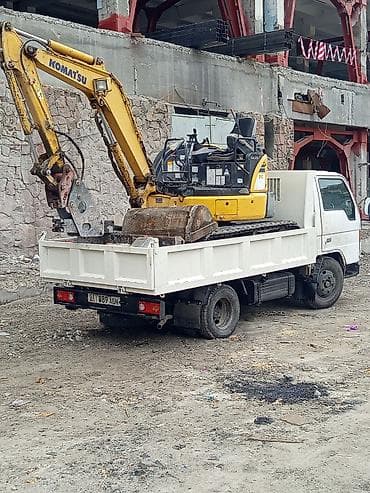 мини экс: Экскаватор, Komatsu, Гусеничный — 1