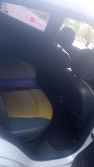 Транспорт: Chevrolet Spark: 2016 г., 1 л, Автомат, Бензин, Хэтчбэк — 9