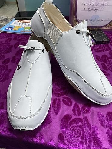 Мокасины и лоферы: Мужские повседневные мокасины/лоферы белого цвета. - Материал верха — 2