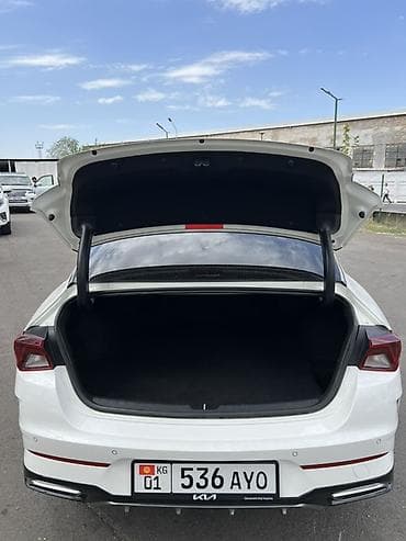 юиз: Kia K5: 2020 г., Седан — 5