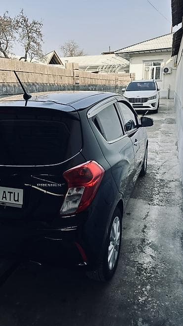 chevrolet evanda: Chevrolet Spark: 2022 г., 0.1 л, Бензин, Хэтчбэк — 5