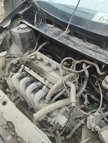 2 2 cdi: Тойота Ярис Версо — - Кузов: 5-дверный хэтчбек, цвет черный. Есть — 2