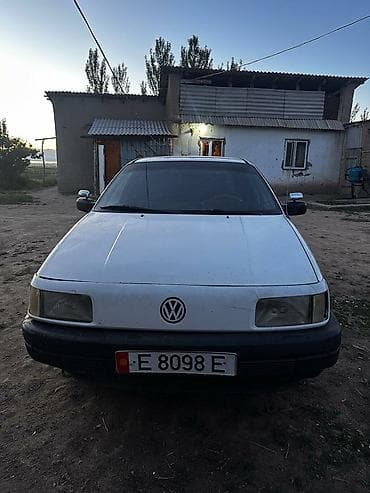 машина алам: Volkswagen Passat: 1989 г., 1.8 л, Механика, Бензин, Седан — 3
