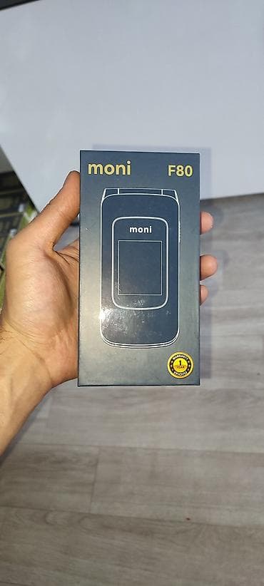 Кнопочный раскладной телефон Moni F80 - Форм-фактор «раскладушка» с