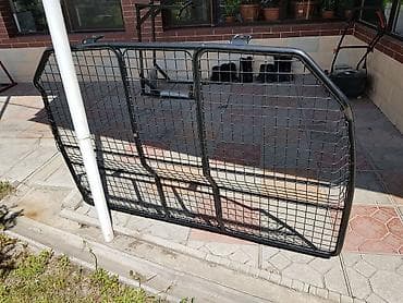 питомцы: Металлическая Перегородка - Сетка для домашних питомцев на Мерседес — 2