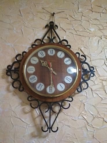 Советские,антикварные настенные часы Янтарь, Маяк,Весна.Кварц,жёлтые at lalafo.kg Советские,антикварные настенные часы Янтарь, Маяк,Весна.Кварц,жёлтые