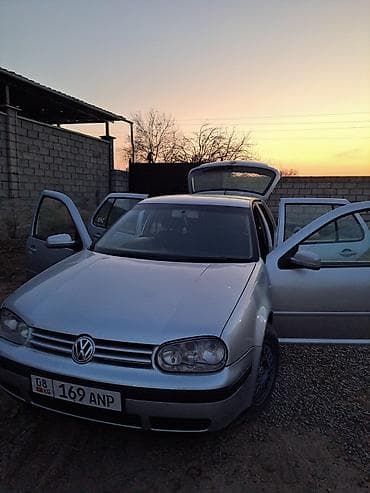 Volkswagen Golf: 2003 г., 2 л, Автомат, Бензин, Хэтчбэк — 1