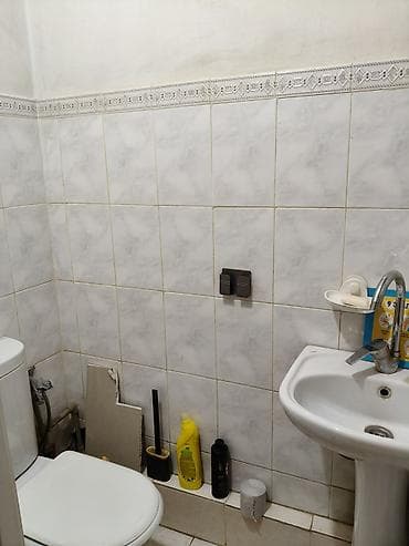 купить трехкомнатную квартиру: 3 комнаты, 63 м², 105 серия, 4 этаж, Косметический ремонт — 5