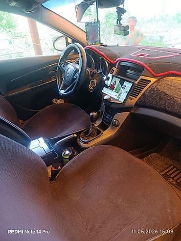 mini ev: Chevrolet Cruze: 2012 г., Механика, Бензин, Седан — 2