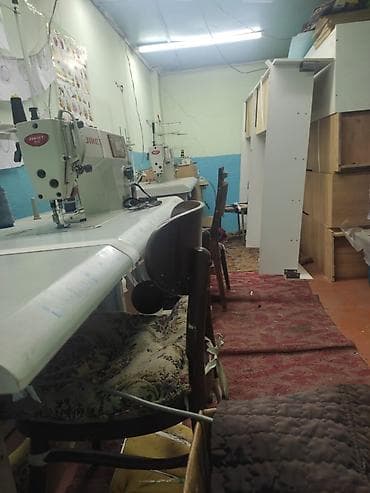 сдаю в аренду помешение: 🏡 Продаю! участок с бизнесом 2,18 соток р/н Ош базар 📍 Рядом с улицами — 5