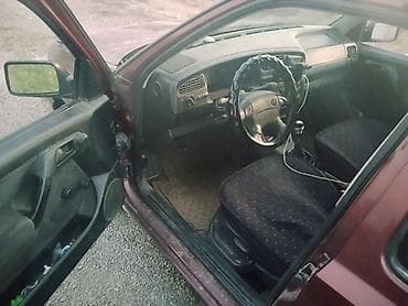 корзина на авто: Volkswagen Vento: 1993 г., 1.8 л, Механика, Бензин, Седан — 6