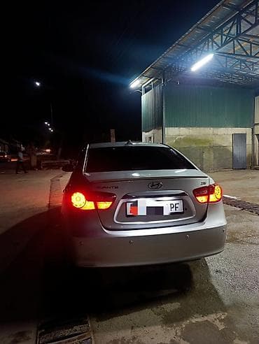 Транспорт: Hyundai Avante: 2010 г., Автомат, Бензин, Седан — 5