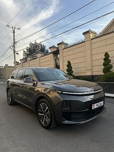 Транспорт: Lixiang L6: 2024 г., 1.5 л, Автомат, Гибрид, Кроссовер — 2