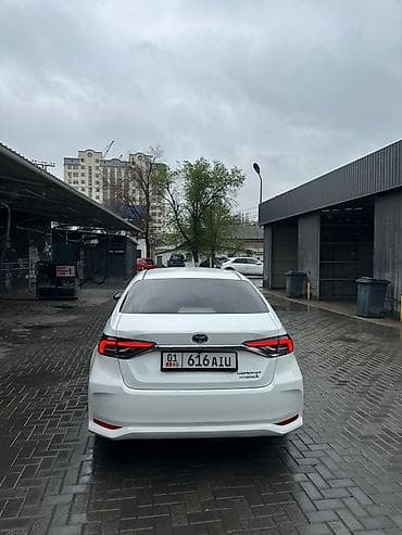 corolla: Toyota Corolla: 2023 г., 1.8 л, Автомат, Гибрид, Седан — 4