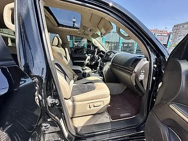 5 11: Toyota Land Cruiser 200, черный кузов, внедорожник 5‑дверный — 6