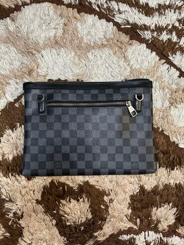 брендовые сумки: Барсетка, Louis Vuitton, Материал: Искусственная кожа, Застежка на молнии, Моющийся материал, Регулируемый ремень, Новый — 2