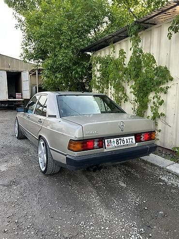 m5 cs: Mercedes-Benz 190: 1987 г., 2 л, Бензин, Седан — 4