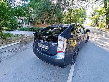 Продажа авто: Toyota Prius: 2013 г., 1.8 л, Робот, Гибрид, Хэтчбэк — 4