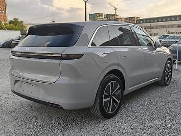 byd e3: Lixiang L6: 2024 г., Электромобиль, Кроссовер — 8