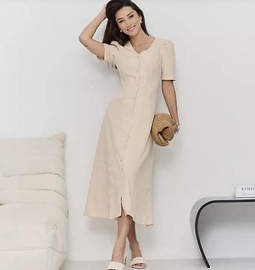 Платье миди из светлого однотонного льняного/льняного типа полотна с