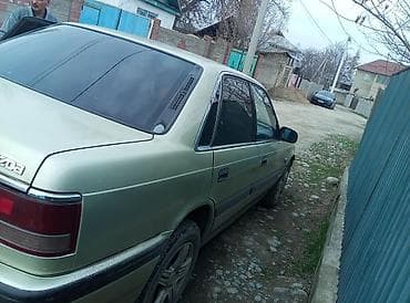 на 626: Mazda 626: 1990 г., Седан — 2